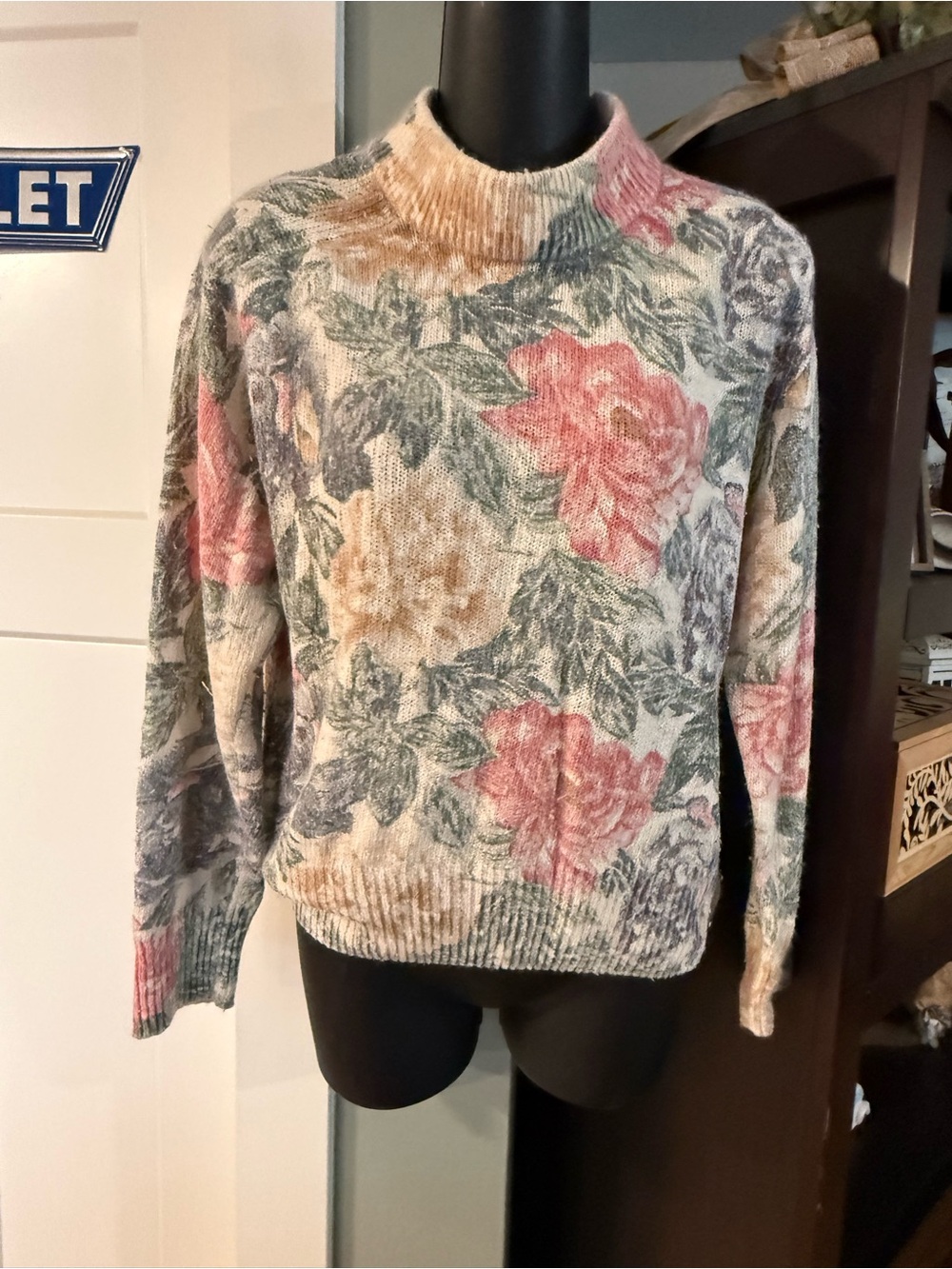 de rotchild Floral Crewneck Sweater - Pink, Green & Cream M Vintage
